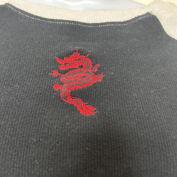 Justify Medium Black And White Croptop With Red Embroidered Dragon - Picture 2 of 6